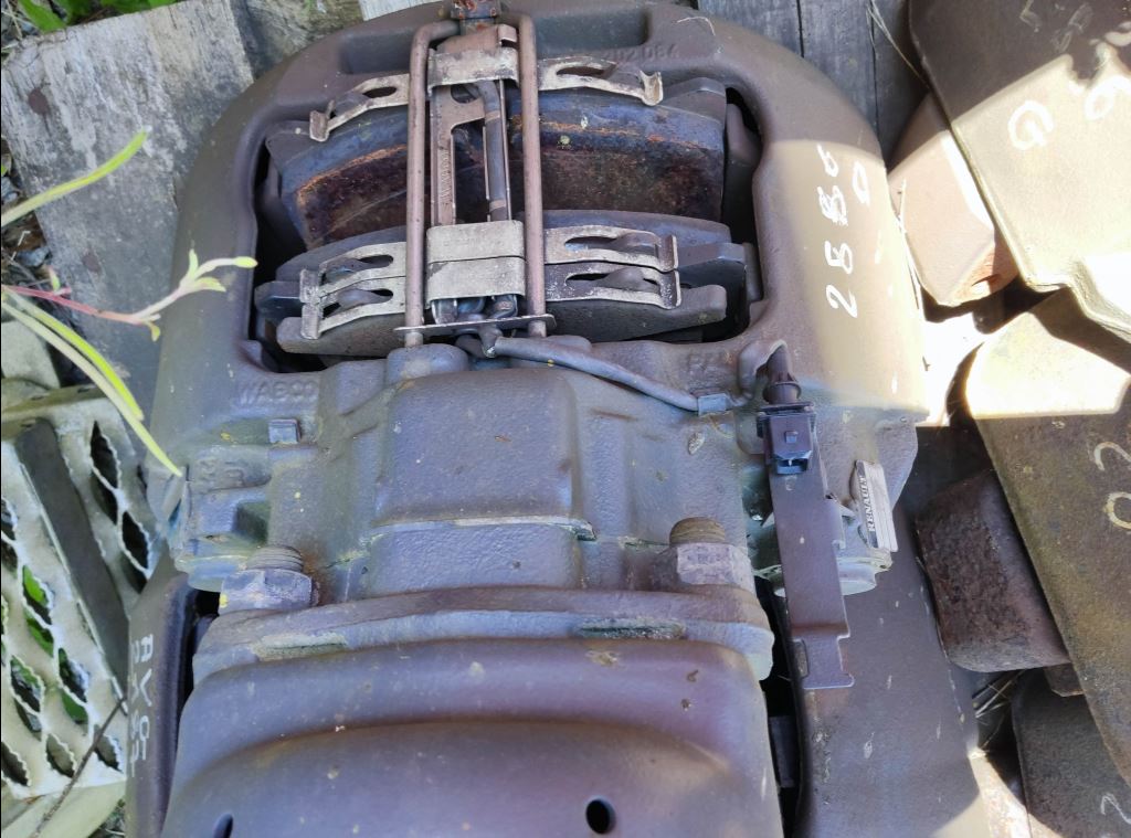 piece_RENAULT MIDLUM  ETRIER DE FREIN ARRIERE DROIT 7421471922