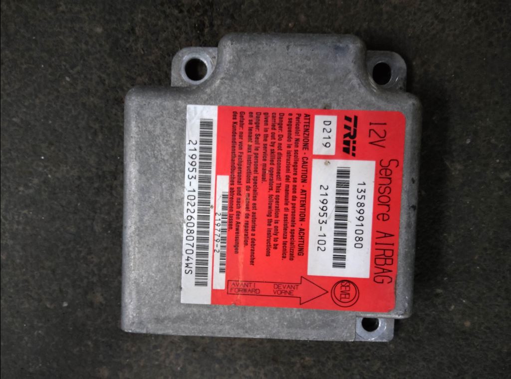 piece_CITROEN JUMPER  BOITIER AIRBAGS 1358991080