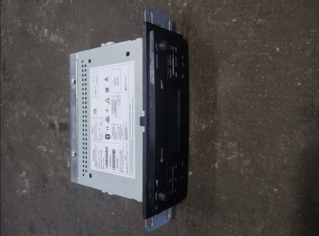 piece_RENAULT MASTER 4 AUTORADIO