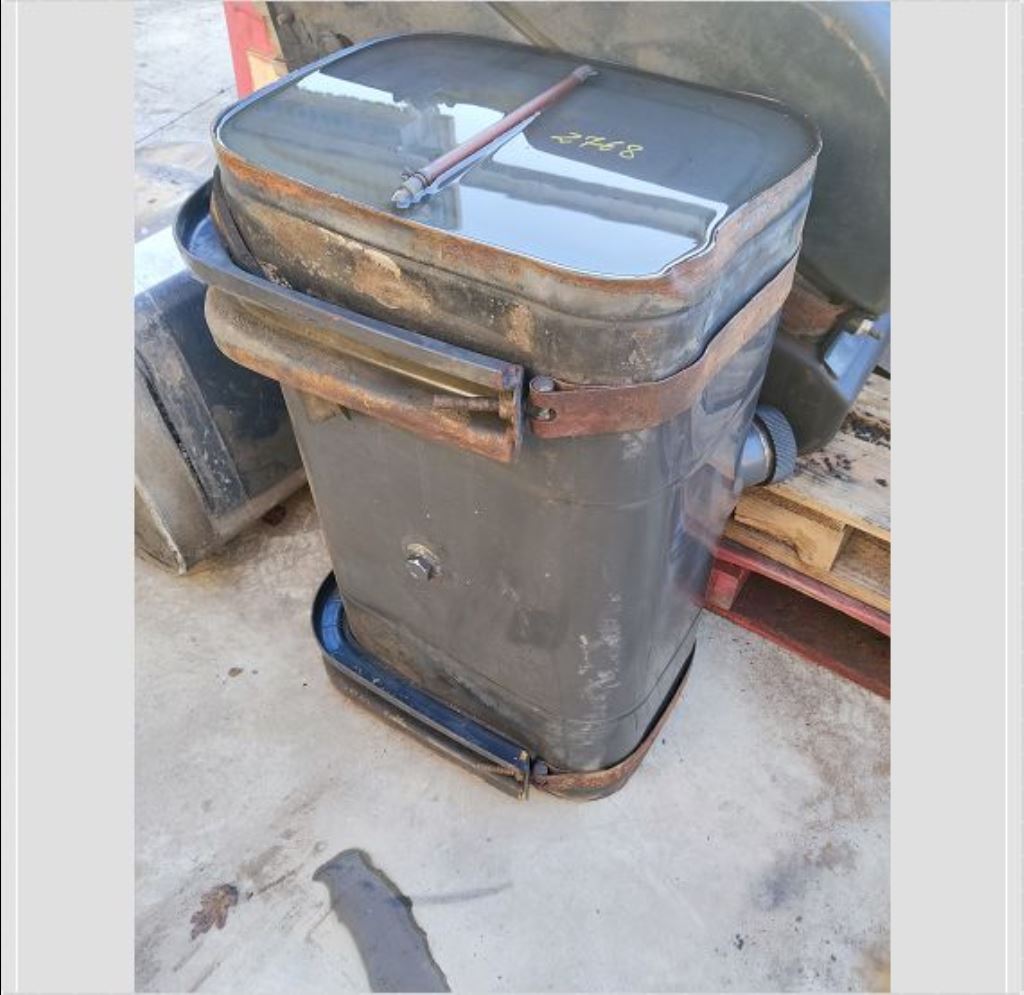 piece_RENAULT MIDLUM  RESERVOIR CARBURANT ACIER 7420823490