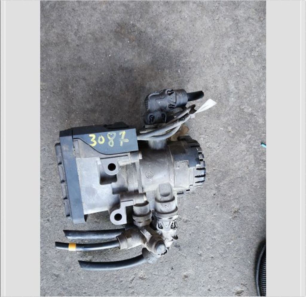 piece_RENAULT PREMIUM  BOITIER ELECTRONIQUE EBS - ABS 5010590155