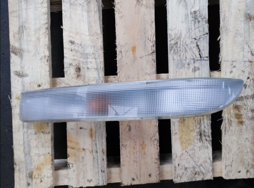 piece_RENAULT MASCOTT  FEU CLIGNOTANT AVANT GAUCHE 7700353946