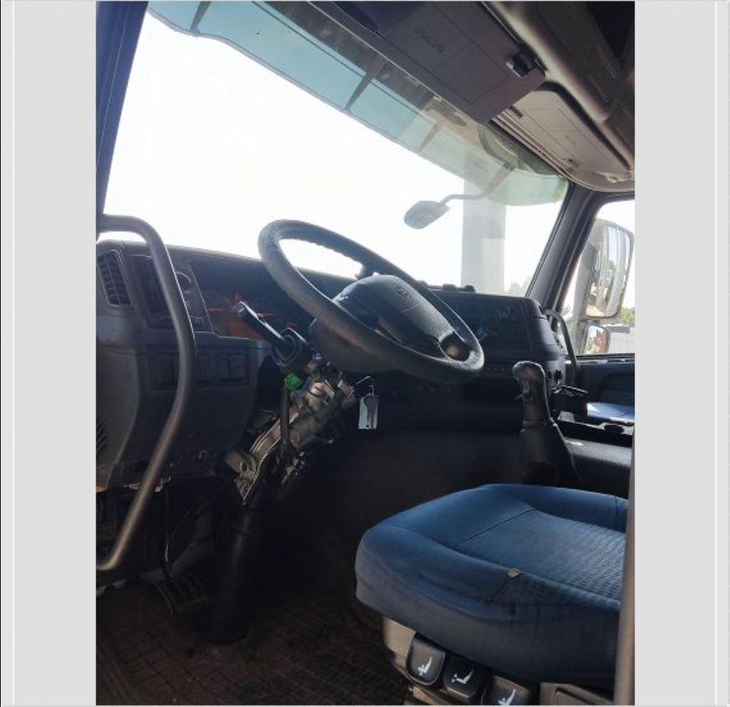 piece_VOLVO FM  AUTORADIO 20928239