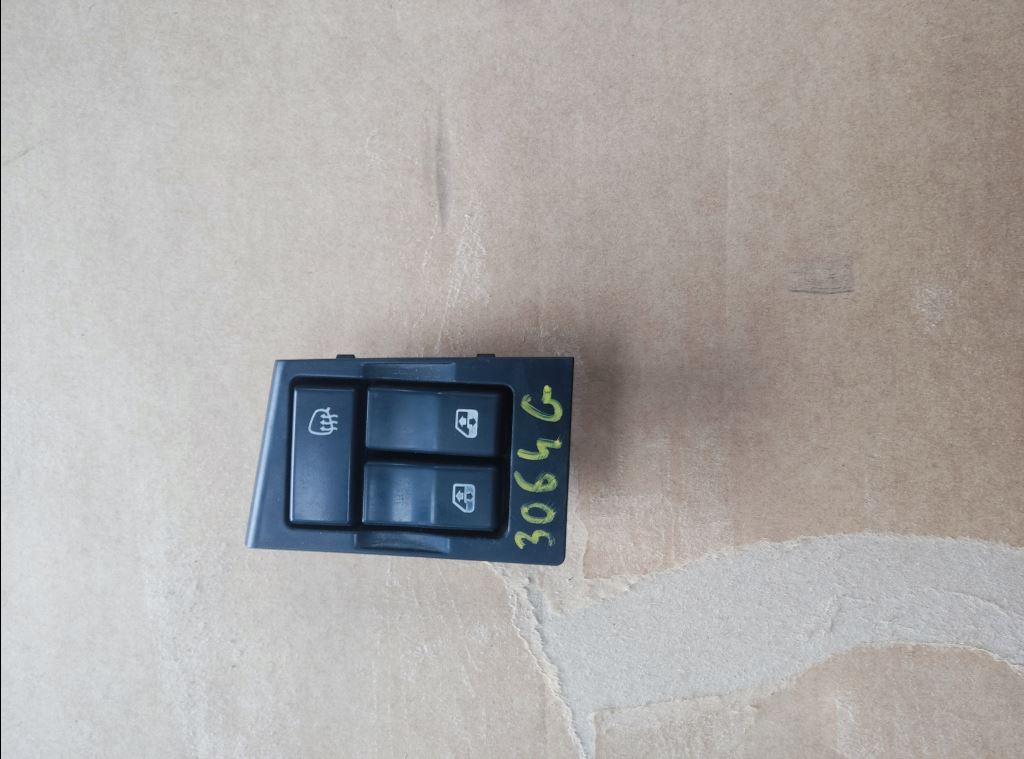 piece_RENAULT MIDLUM  INTERRUPTEUR LEVE VITRE AVG 7421043773