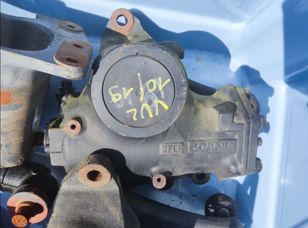 piece_SCANIA   BOITIER DE DIRECTION 1353044