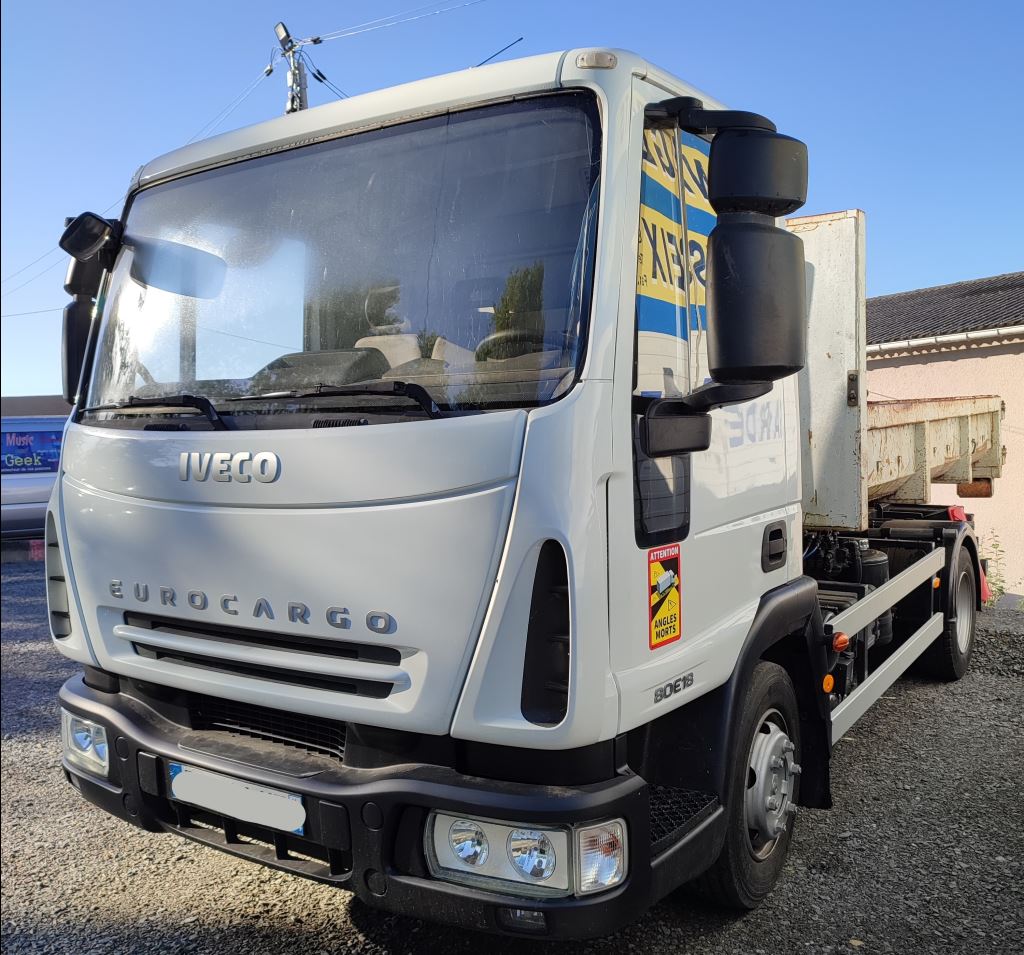 piece_IVECO 80E18 ETRIER DE FREIN AVANT GAUCHE 504234187